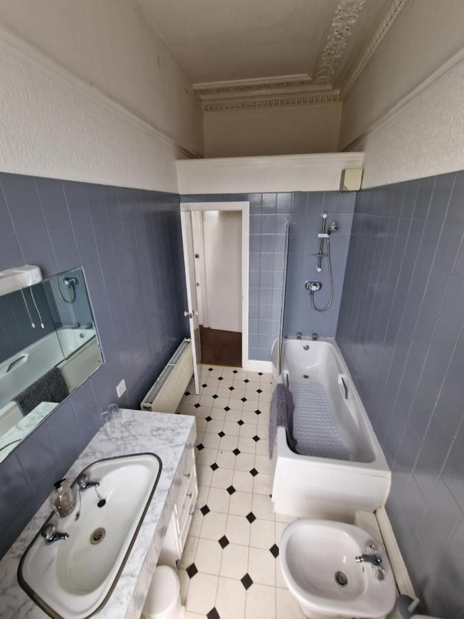 Highlander Hotel Scarborough Bagian luar foto