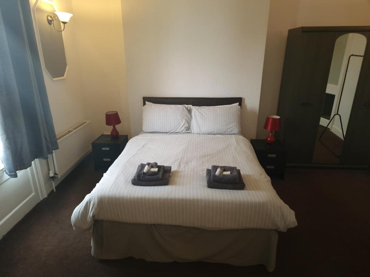 Highlander Hotel Scarborough Bagian luar foto